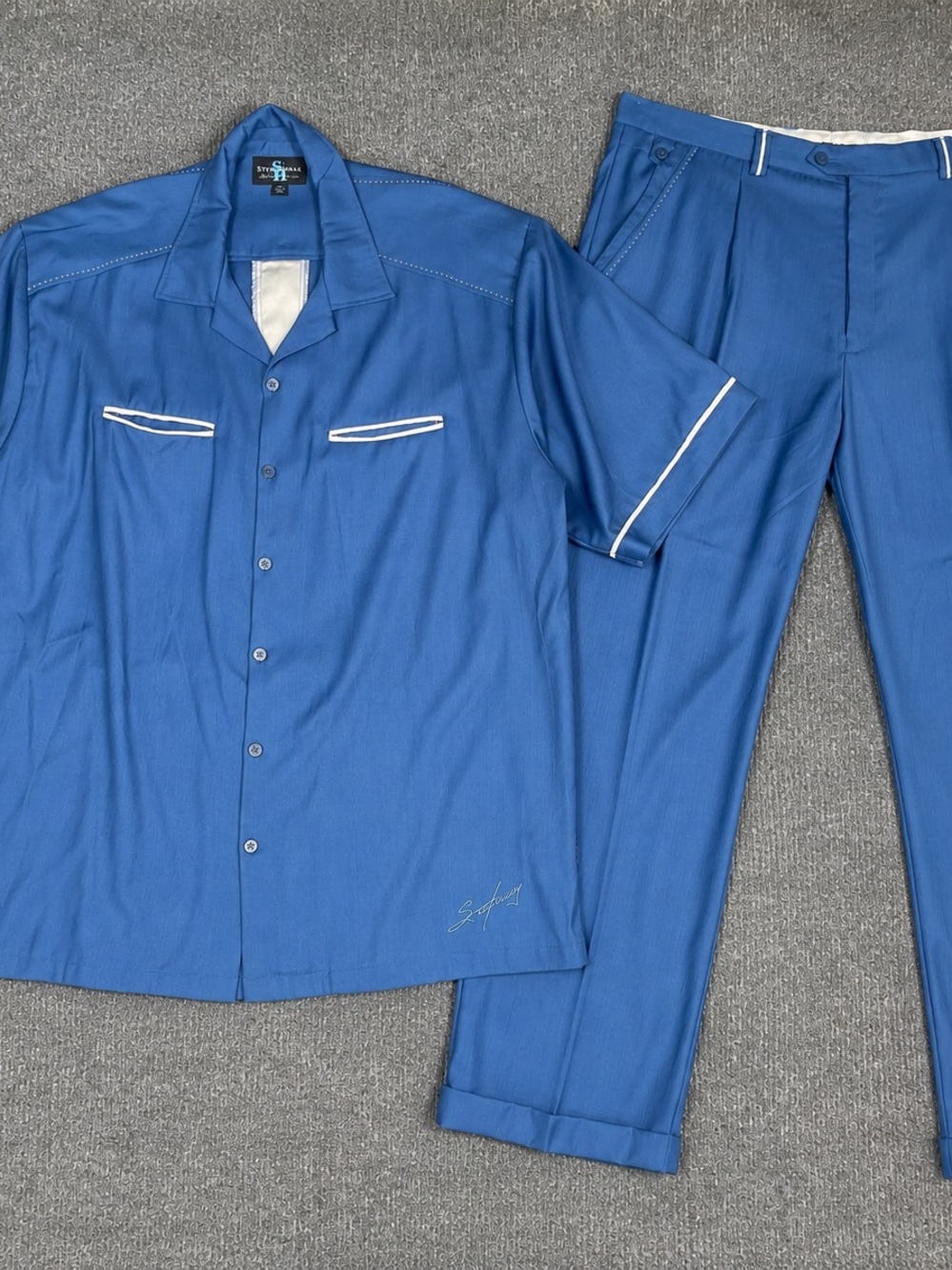 Vintage Steve Harvey Celebrity Edition 2-Piece Set 💙